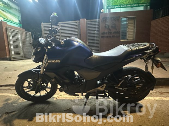 Yamaha FZS V3 . 2021